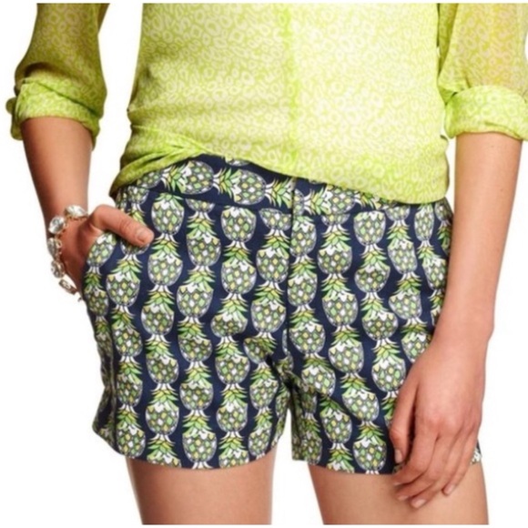 Banana Republic Pants - Banana Republic NWT Women's Navy Blue With Green/White Pineapples Shorts Size 4